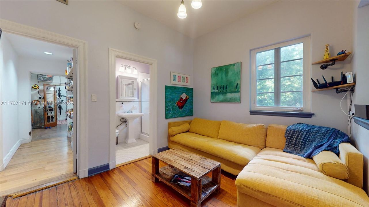 Recently Sold: $2,850,000 (4 beds, 3 baths, 2939 Square Feet)