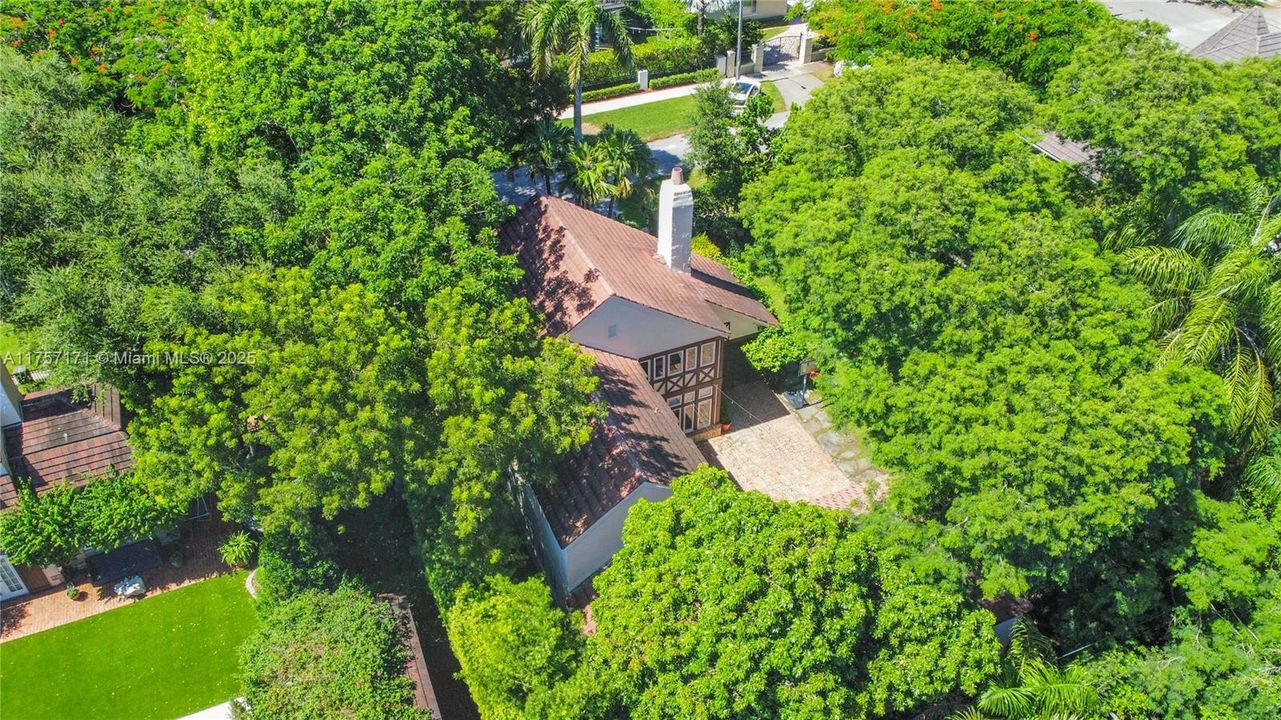 Recently Sold: $2,850,000 (4 beds, 3 baths, 2939 Square Feet)