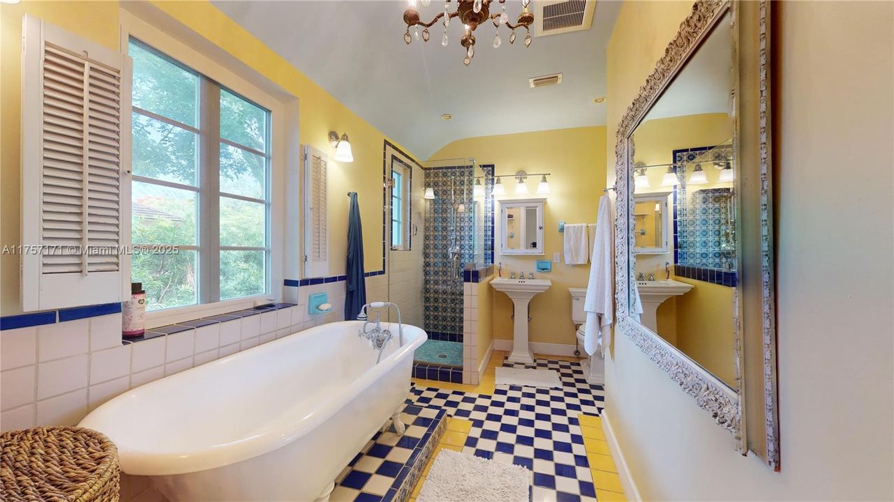 Recently Sold: $2,850,000 (4 beds, 3 baths, 2939 Square Feet)