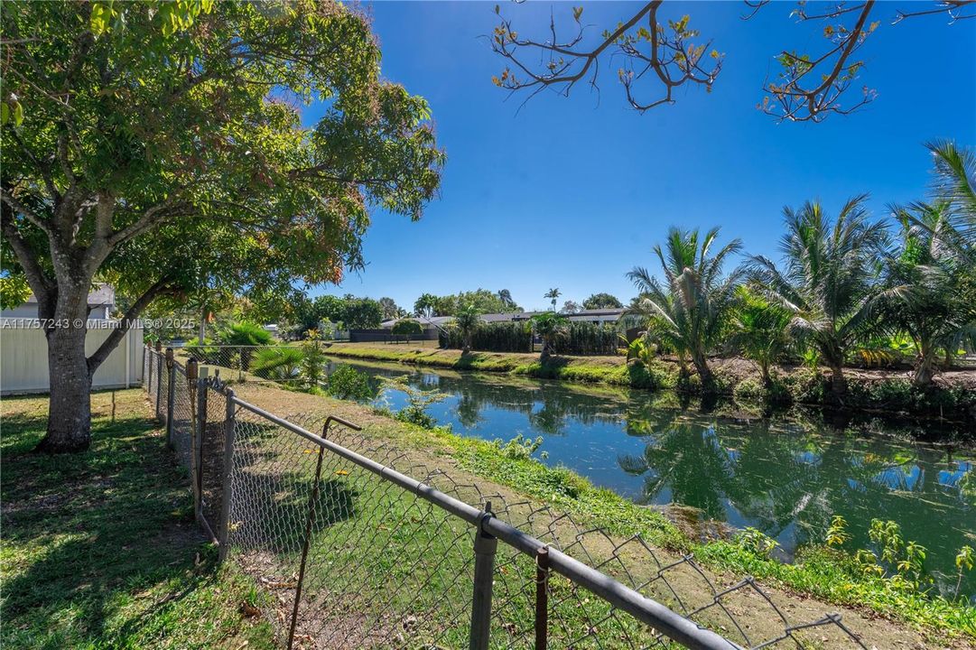 На продажу: $580,000 (3 спален, 1 ванн, 1078 Квадратных фут)