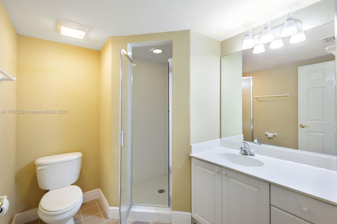 For Sale: $375,000 (3 beds, 3 baths, 2436 Square Feet)