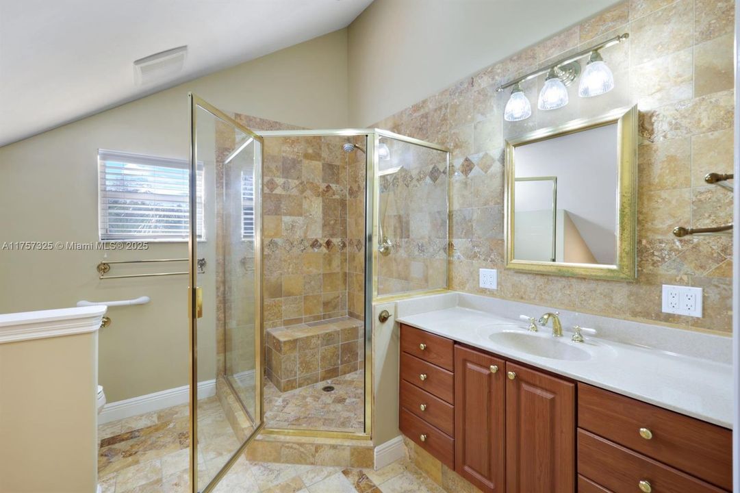 For Sale: $375,000 (3 beds, 3 baths, 2436 Square Feet)