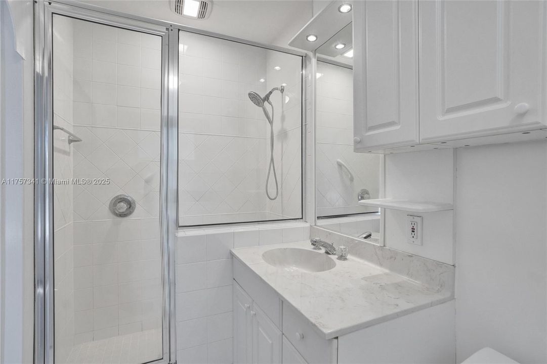 Недавно продано: $595,000 (2 спален, 2 ванн, 1473 Квадратных фут)