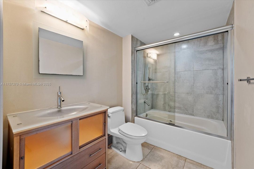 Recientemente alquilado: $3,700 (1 camas, 1 baños, 740 Pies cuadrados)