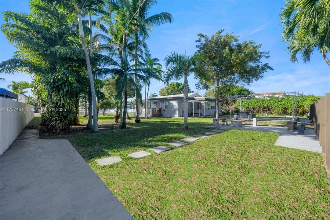 Recently Sold: $3,600,000 (0 beds, 0 baths, 7476 Square Feet)