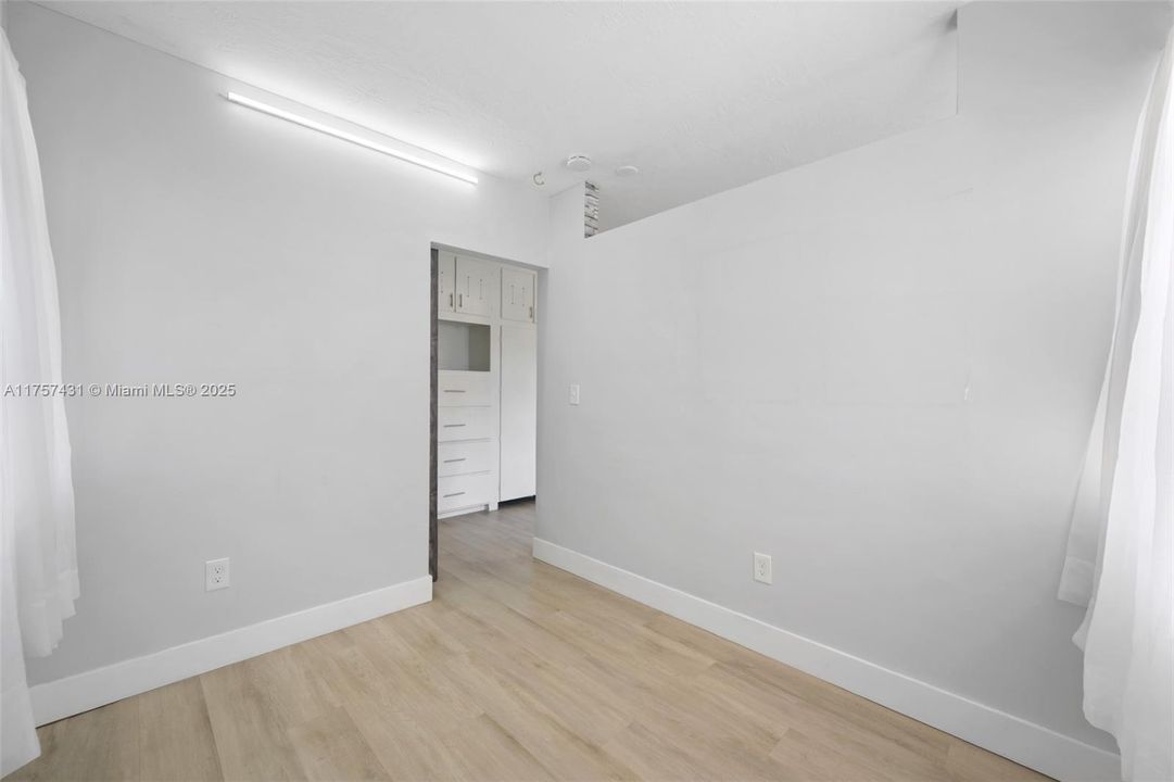 Recently Sold: $3,600,000 (0 beds, 0 baths, 7476 Square Feet)