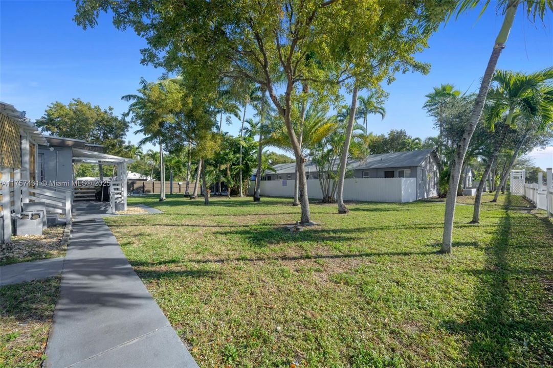 Recently Sold: $3,600,000 (0 beds, 0 baths, 7476 Square Feet)