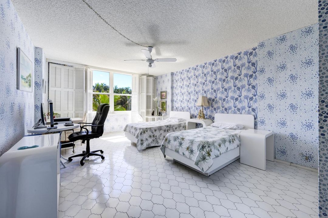 2295 S Ocean Blvd Apt 404 Palm-large-025