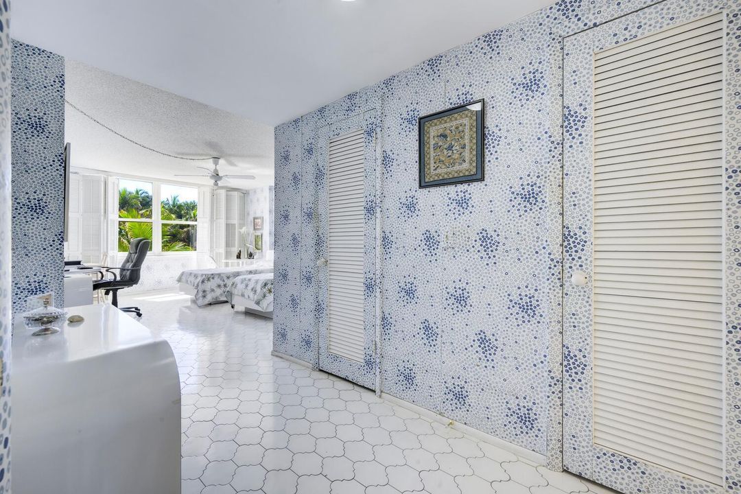 2295 S Ocean Blvd Apt 404 Palm-large-028