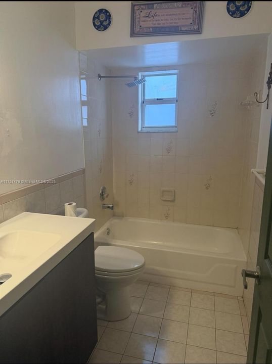 Recently Rented: $2,700 (3 beds, 2 baths, 1343 Square Feet)