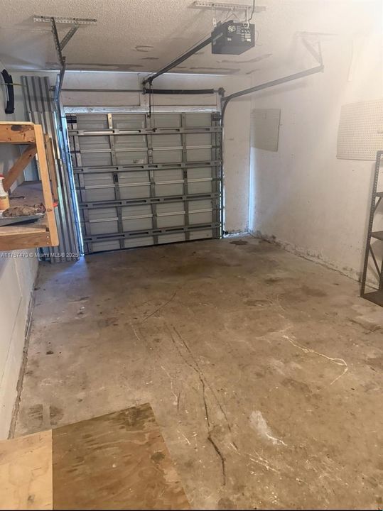 Recently Rented: $2,700 (3 beds, 2 baths, 1343 Square Feet)