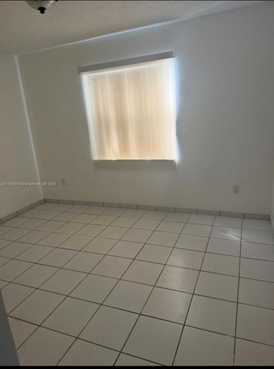 Recently Rented: $2,700 (3 beds, 2 baths, 1343 Square Feet)