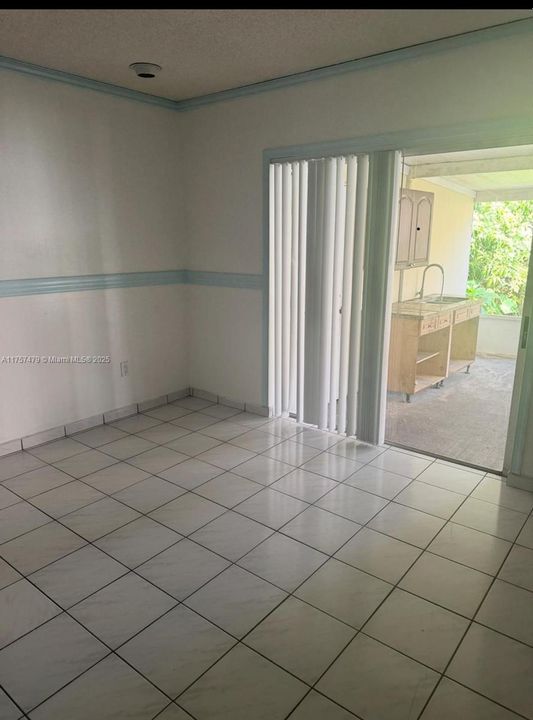 Recently Rented: $2,700 (3 beds, 2 baths, 1343 Square Feet)