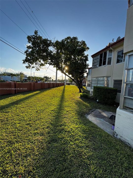 Active With Contract: $155,000 (2 beds, 2 baths, 935 Square Feet)