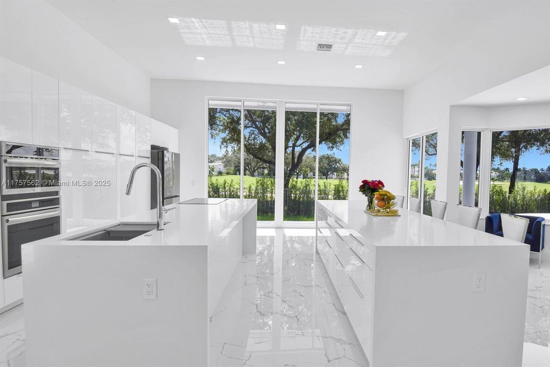 В аренду: $50,000 (6 спален, 6 ванн, 4201 Квадратных фут)