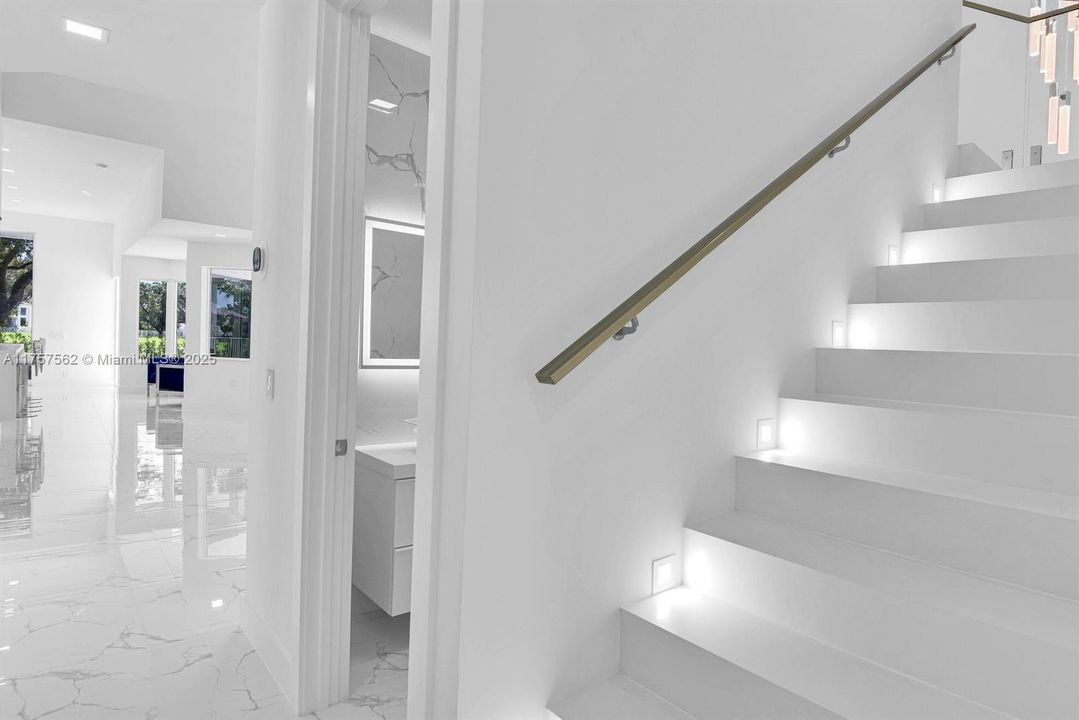 В аренду: $50,000 (6 спален, 6 ванн, 4201 Квадратных фут)