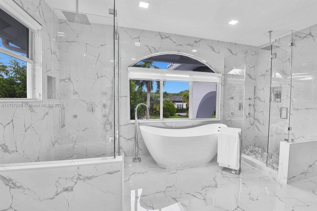 В аренду: $50,000 (6 спален, 6 ванн, 4201 Квадратных фут)