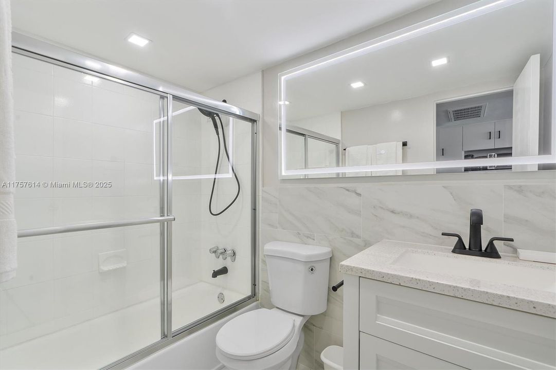 待售: $185,000 (0 贝兹, 1 浴室, 360 平方英尺)