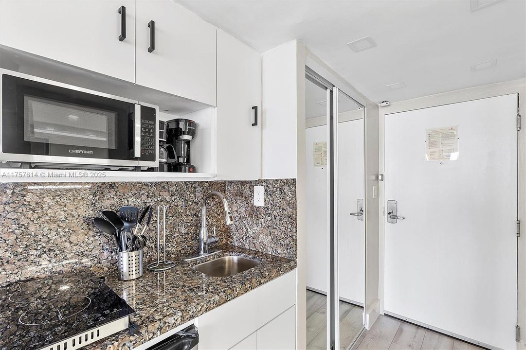 待售: $185,000 (0 贝兹, 1 浴室, 360 平方英尺)