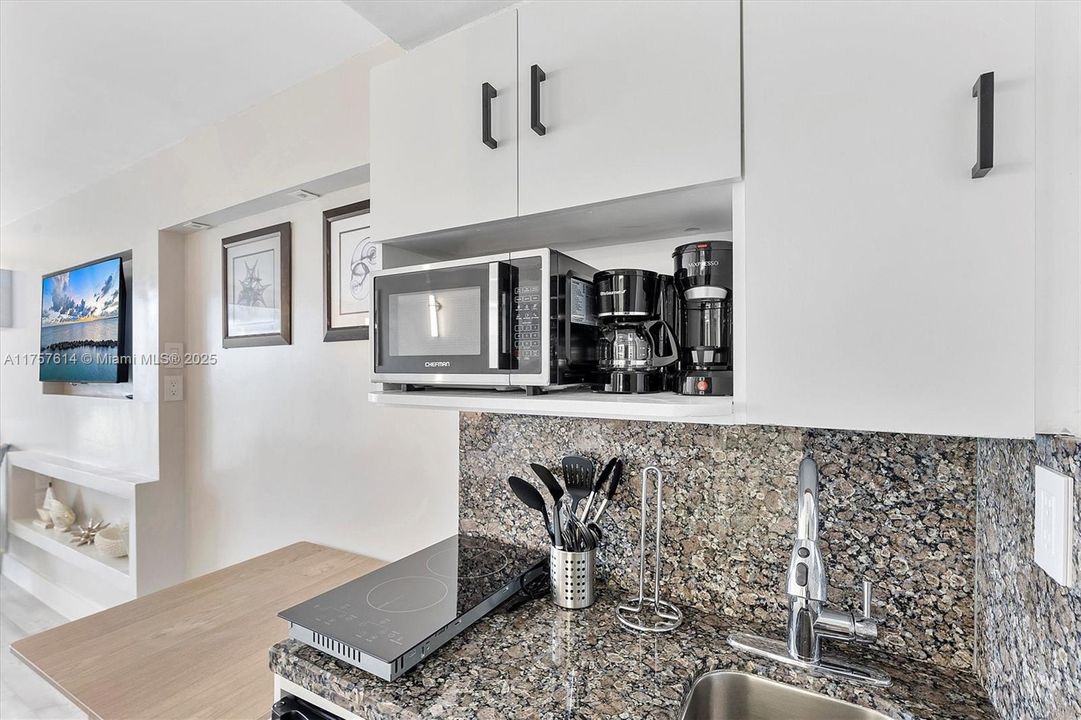 待售: $185,000 (0 贝兹, 1 浴室, 360 平方英尺)