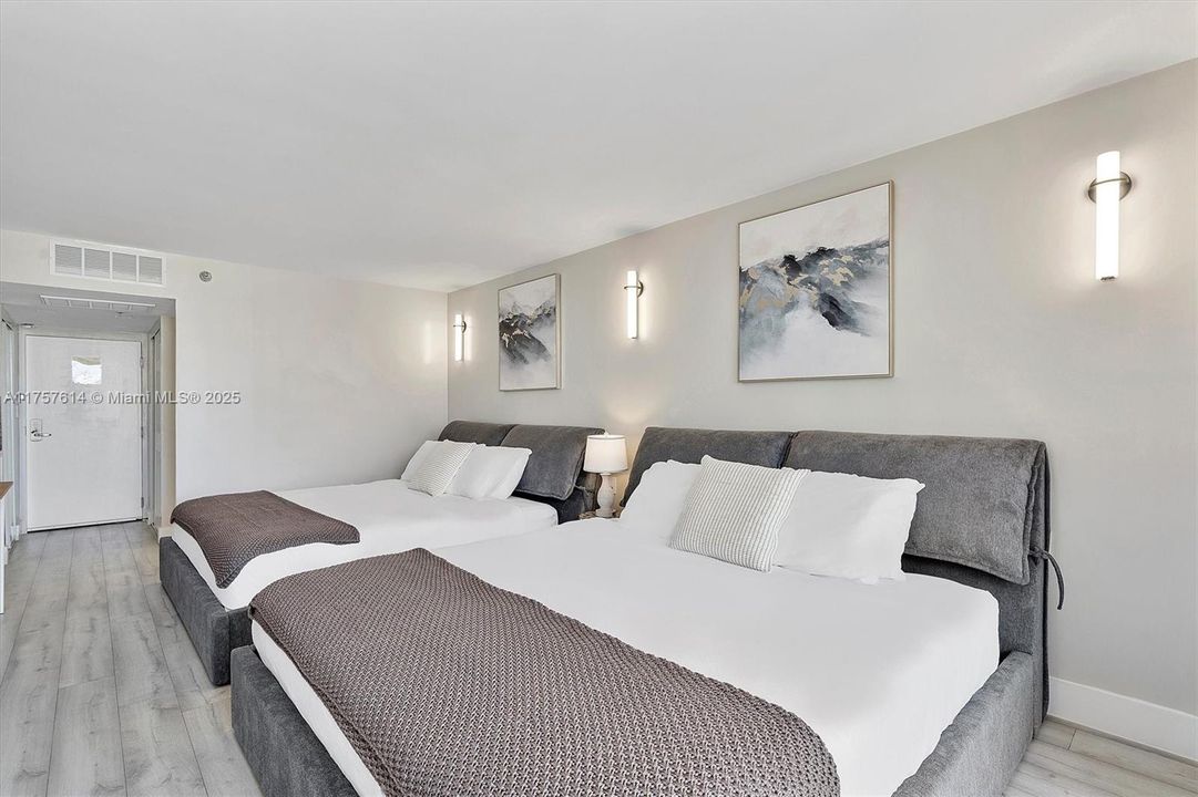 待售: $185,000 (0 贝兹, 1 浴室, 360 平方英尺)