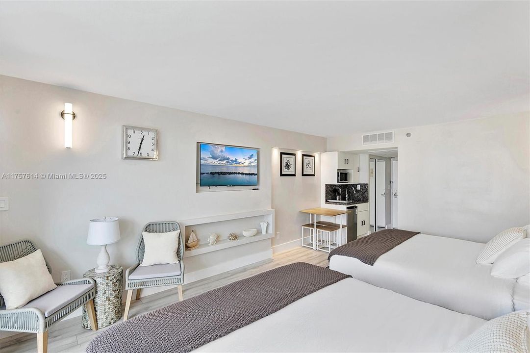 待售: $185,000 (0 贝兹, 1 浴室, 360 平方英尺)