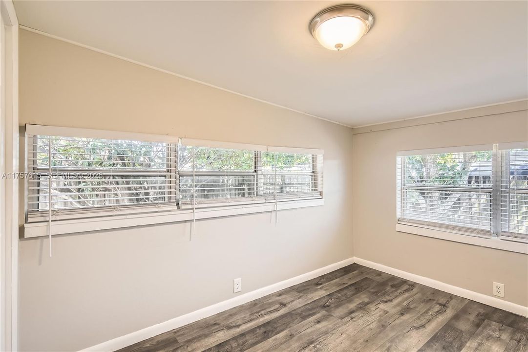 For Sale: $457,000 (3 beds, 2 baths, 1452 Square Feet)