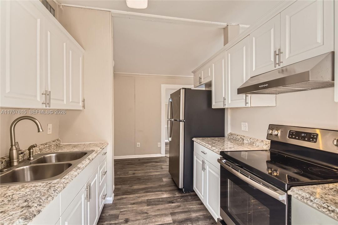 For Sale: $457,000 (3 beds, 2 baths, 1452 Square Feet)