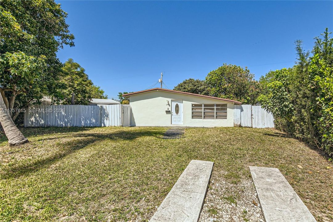 For Sale: $457,000 (3 beds, 2 baths, 1452 Square Feet)