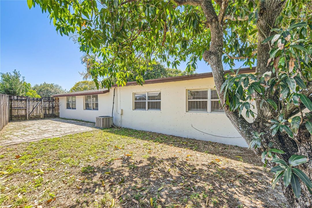 For Sale: $457,000 (3 beds, 2 baths, 1452 Square Feet)