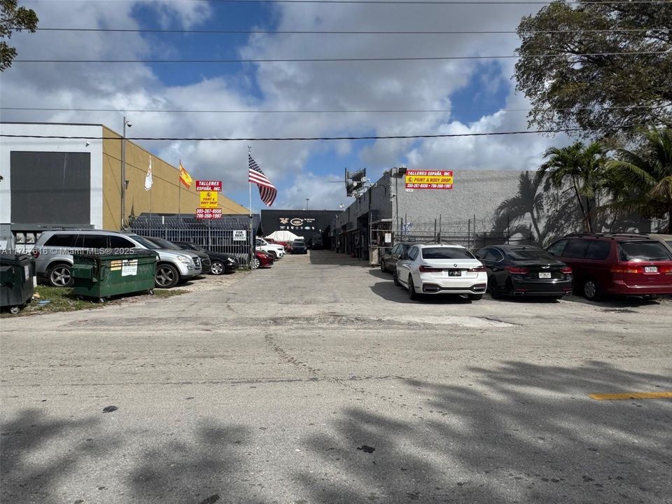 На продажу: $3,400,000 (0 спален, 0 ванн, 0 Квадратных фут)