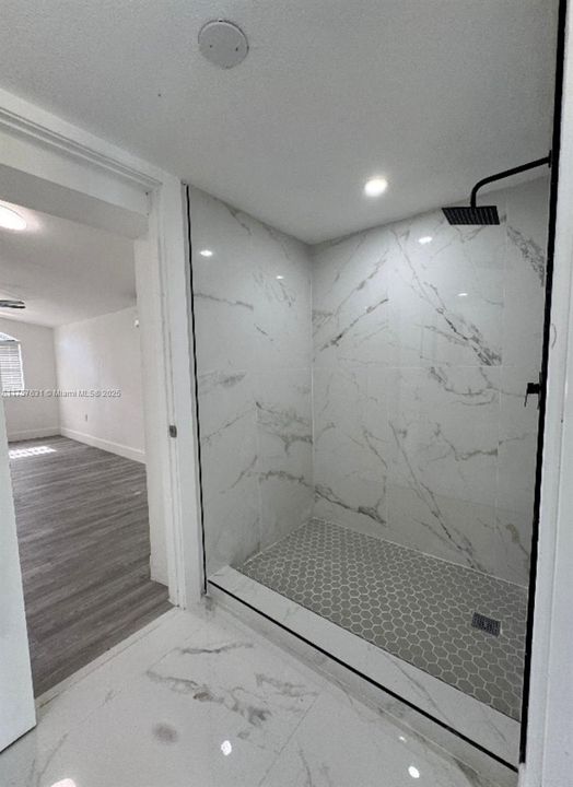 最近租的: $4,500 (4 贝兹, 3 浴室, 1471 平方英尺)