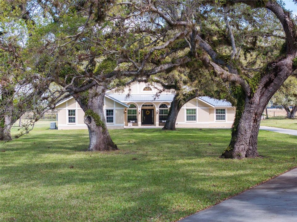 For Sale: $695,000 (4 beds, 3 baths, 3406 Square Feet)