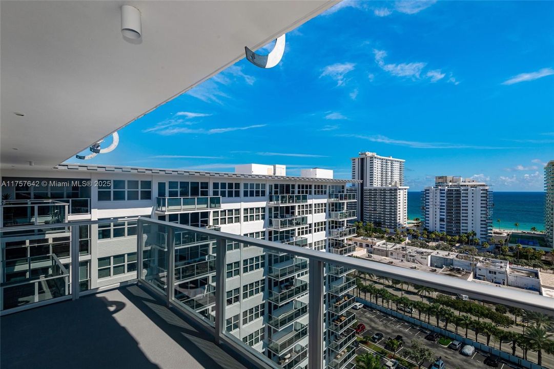 最近售出: $245,000 (1 贝兹, 1 浴室, 800 平方英尺)