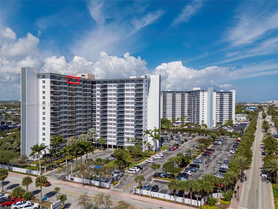 最近售出: $245,000 (1 贝兹, 1 浴室, 800 平方英尺)