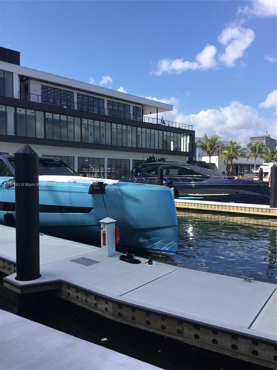 Recently Rented: $1,950 (1 beds, 1 baths, 647 Square Feet)