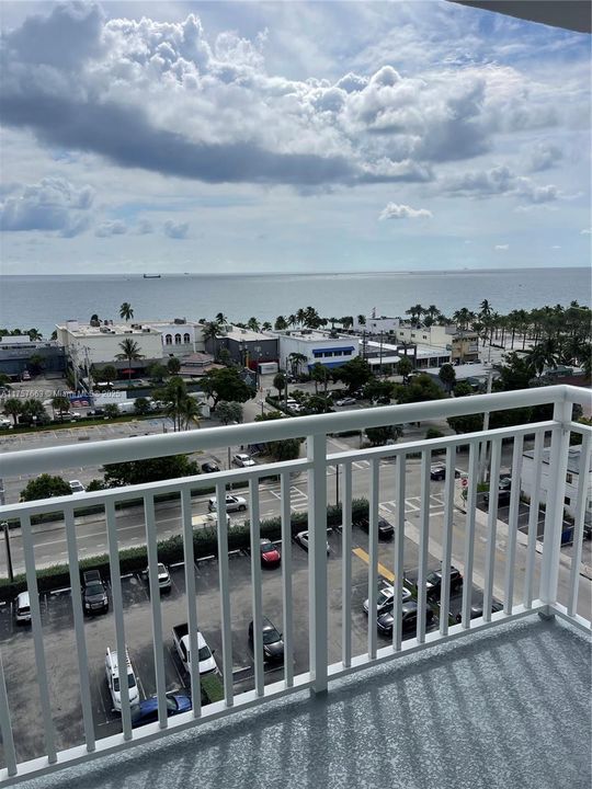 Recently Rented: $1,950 (1 beds, 1 baths, 647 Square Feet)