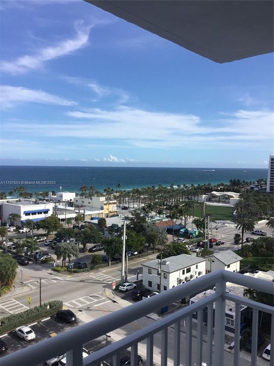 Recently Rented: $1,950 (1 beds, 1 baths, 647 Square Feet)