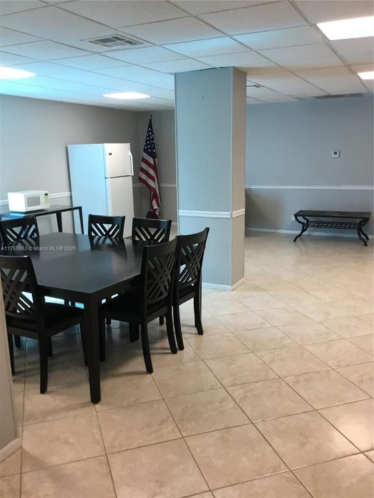 Recently Rented: $1,950 (1 beds, 1 baths, 647 Square Feet)