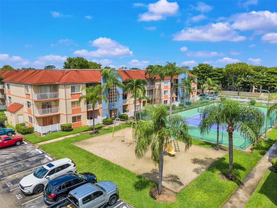 Recently Sold: $245,000 (2 beds, 2 baths, 1106 Square Feet)