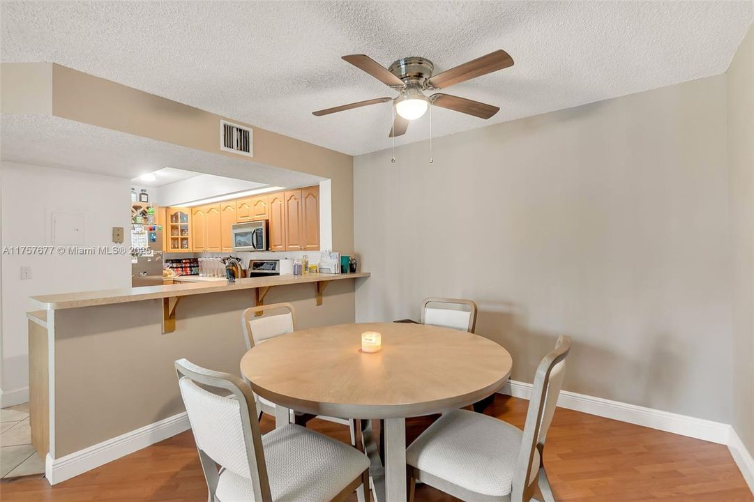 Recently Sold: $245,000 (2 beds, 2 baths, 1106 Square Feet)