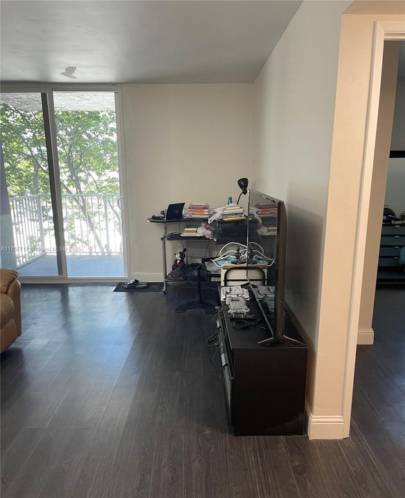 最近租的: $2,000 (1 贝兹, 1 浴室, 575 平方英尺)