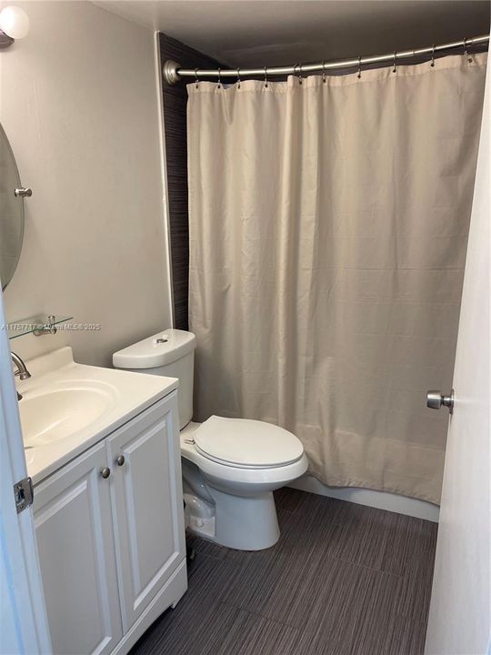 最近租的: $2,000 (1 贝兹, 1 浴室, 575 平方英尺)