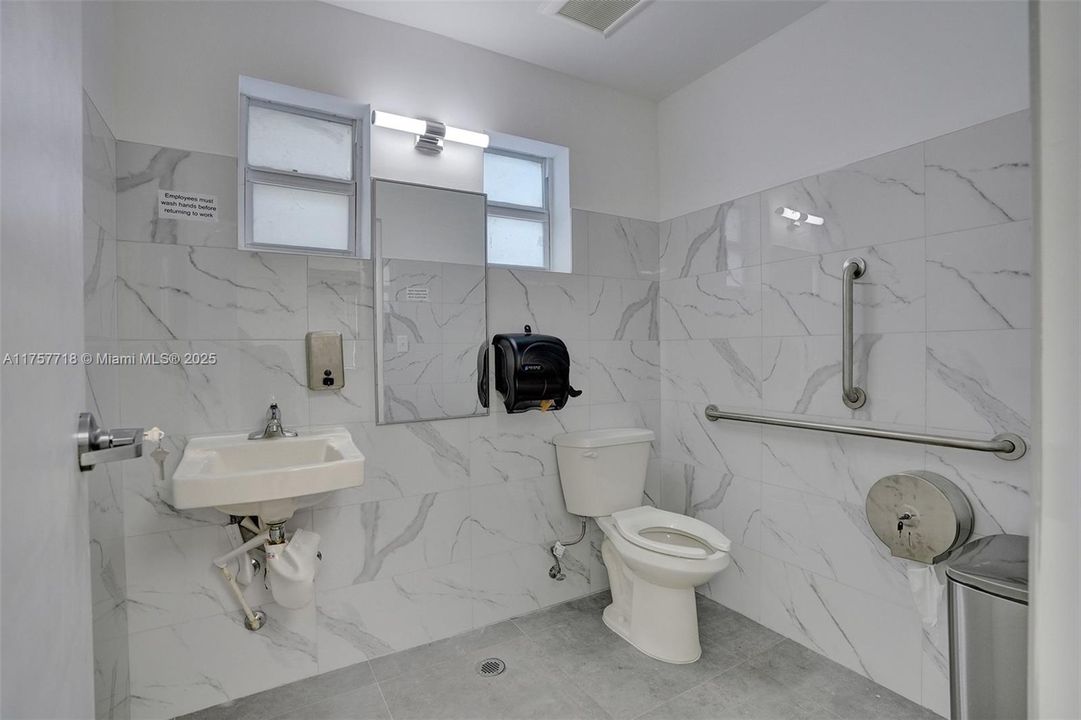 出租: $2,750 (0 贝兹, 0 浴室, 0 平方英尺)