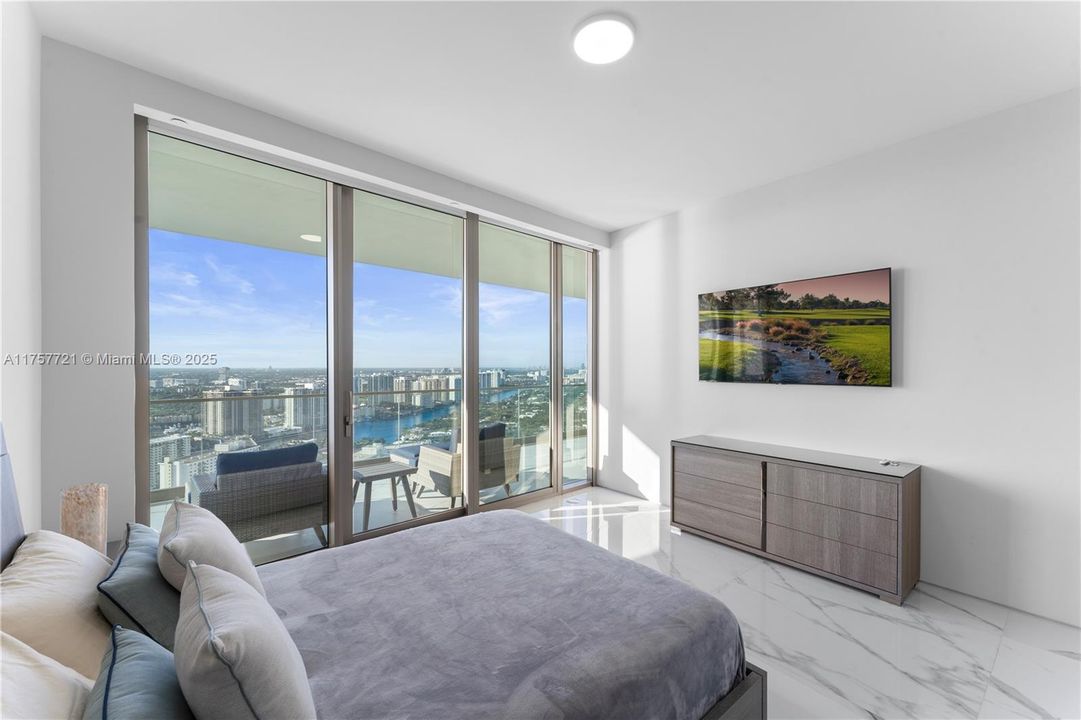 待售: $4,100,000 (3 贝兹, 3 浴室, 2271 平方英尺)