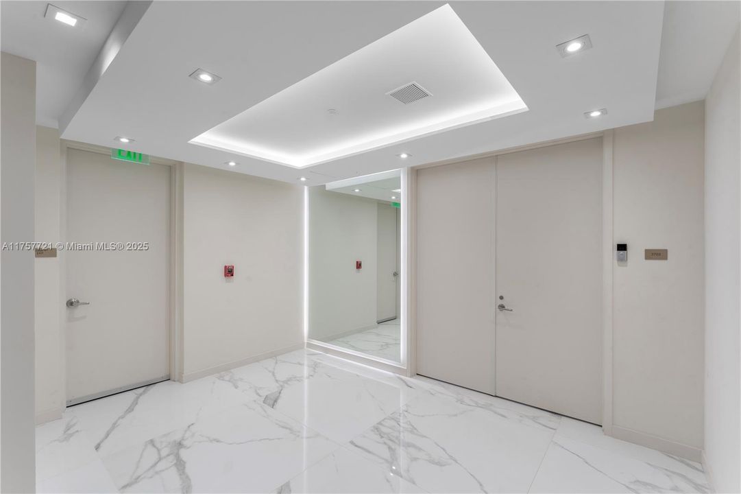 待售: $4,100,000 (3 贝兹, 3 浴室, 2271 平方英尺)