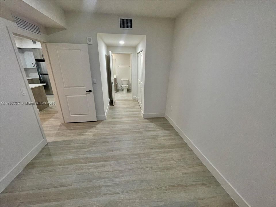 Recently Rented: $1,950 (1 beds, 1 baths, 558 Square Feet)