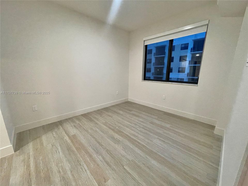 Recently Rented: $1,950 (1 beds, 1 baths, 558 Square Feet)