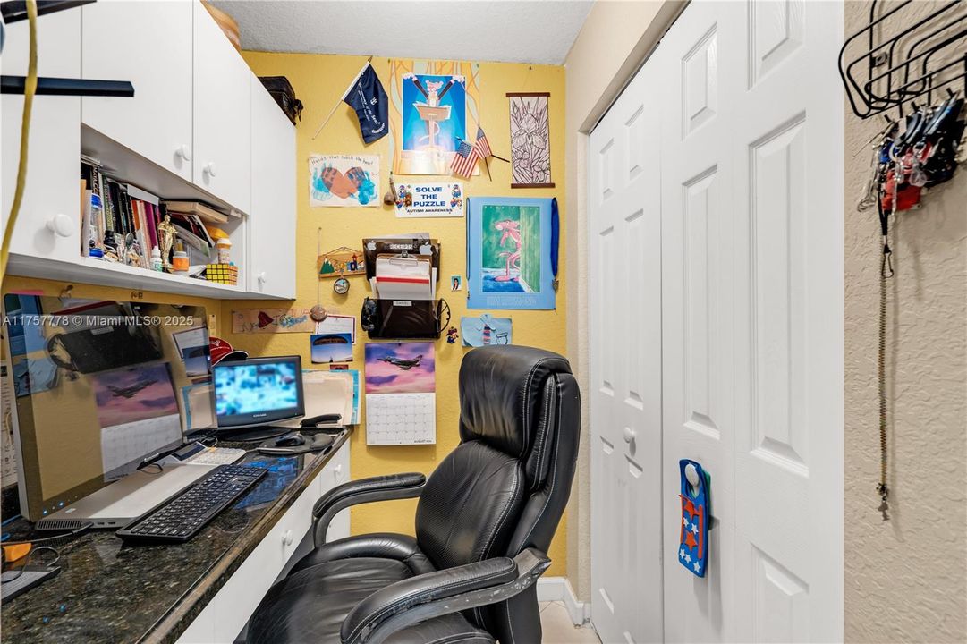 Recientemente alquilado: $4,200 (4 camas, 2 baños, 2550 Pies cuadrados)