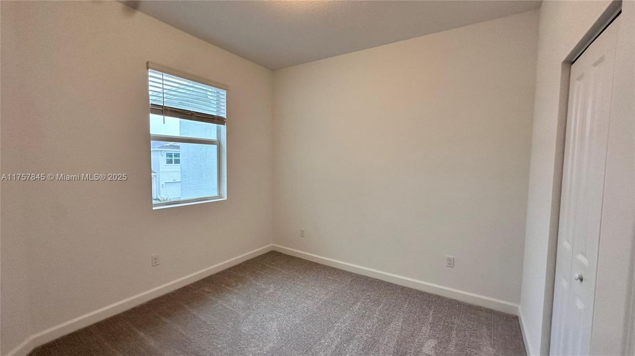 最近租的: $2,400 (3 贝兹, 2 浴室, 0 平方英尺)